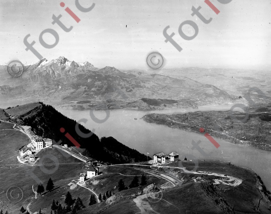 Aussicht Rigi-Kulm | Prospect of Rigi-Kulm (foticon-simon-021-043-sw.jpg)